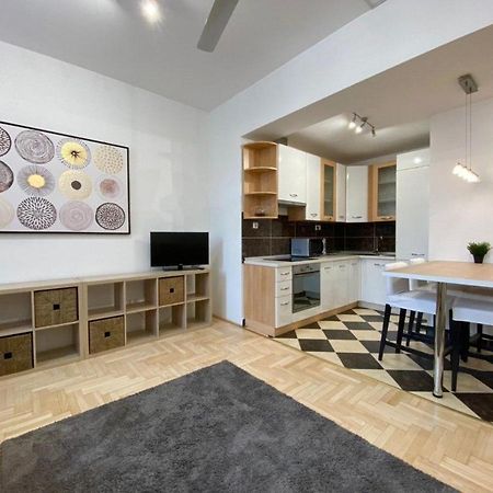 Downtown Gozsdu Vibe Apartment II بودابست المظهر الخارجي الصورة
